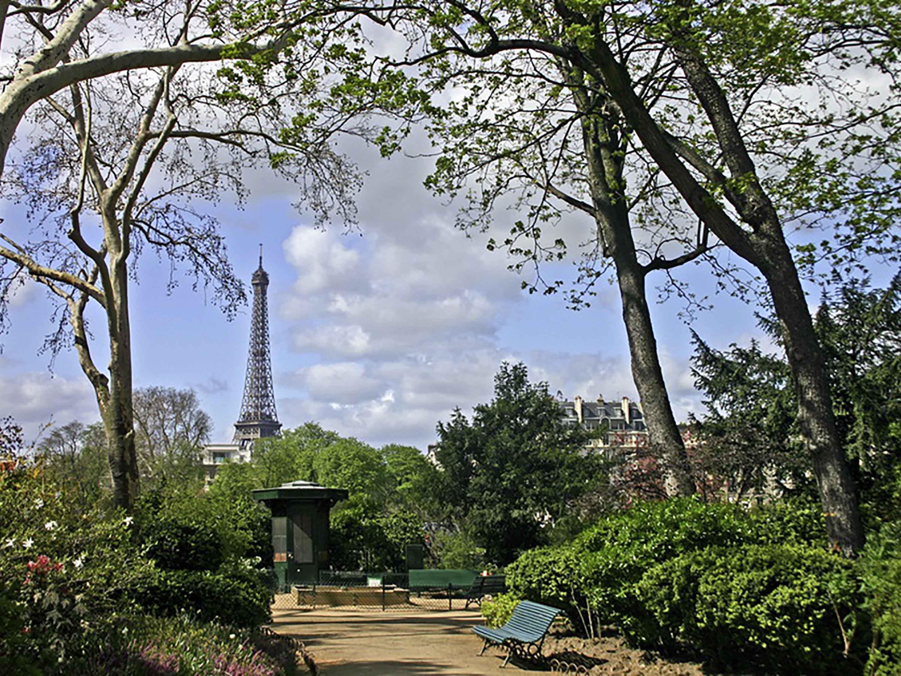 Mercure Paris 17 Batignolles Hotel Exterior photo